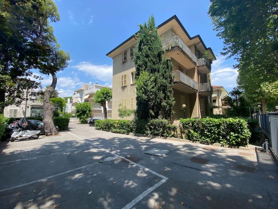 Ampio Appartamento In Posizione Strategica Rímini Exterior foto