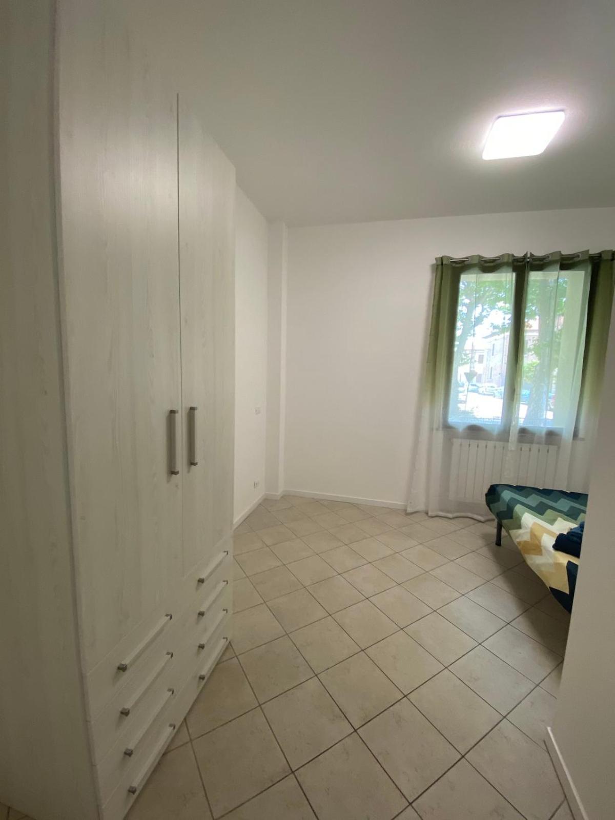 Ampio Appartamento In Posizione Strategica Rímini Exterior foto
